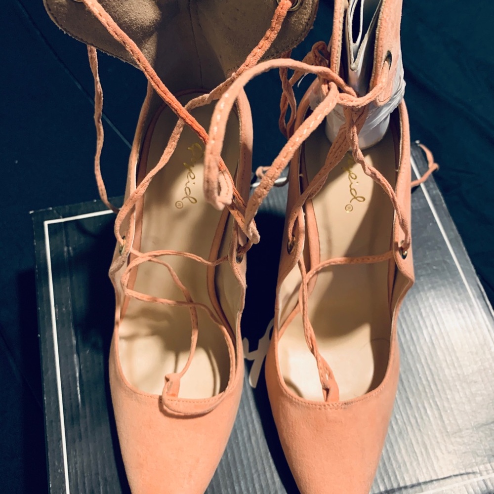 Heels - Picture 2 of 3
